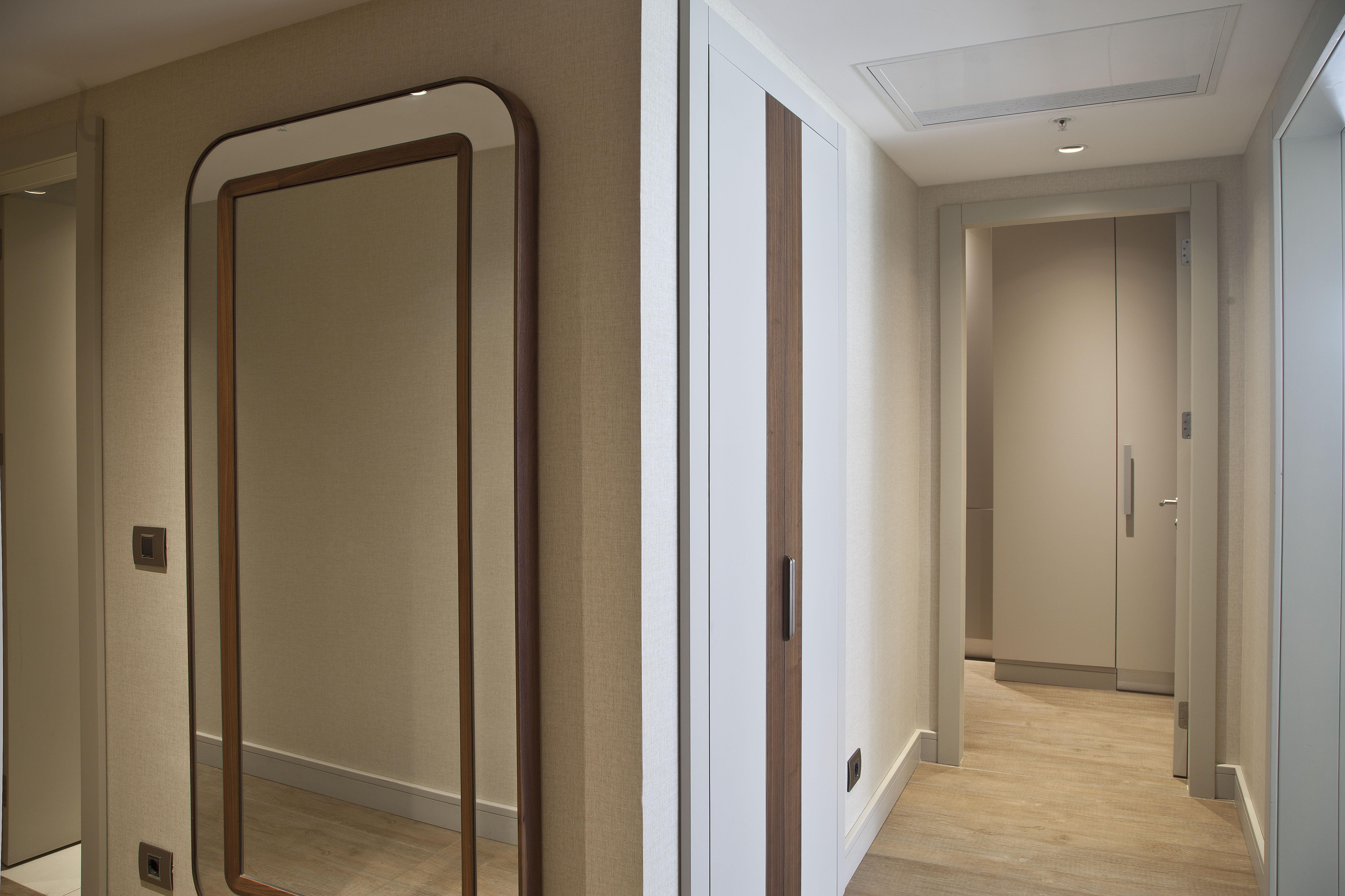 Tzl Suites Hotel Nisantasi İstanbul Dış mekan fotoğraf A mirror in a residential interior