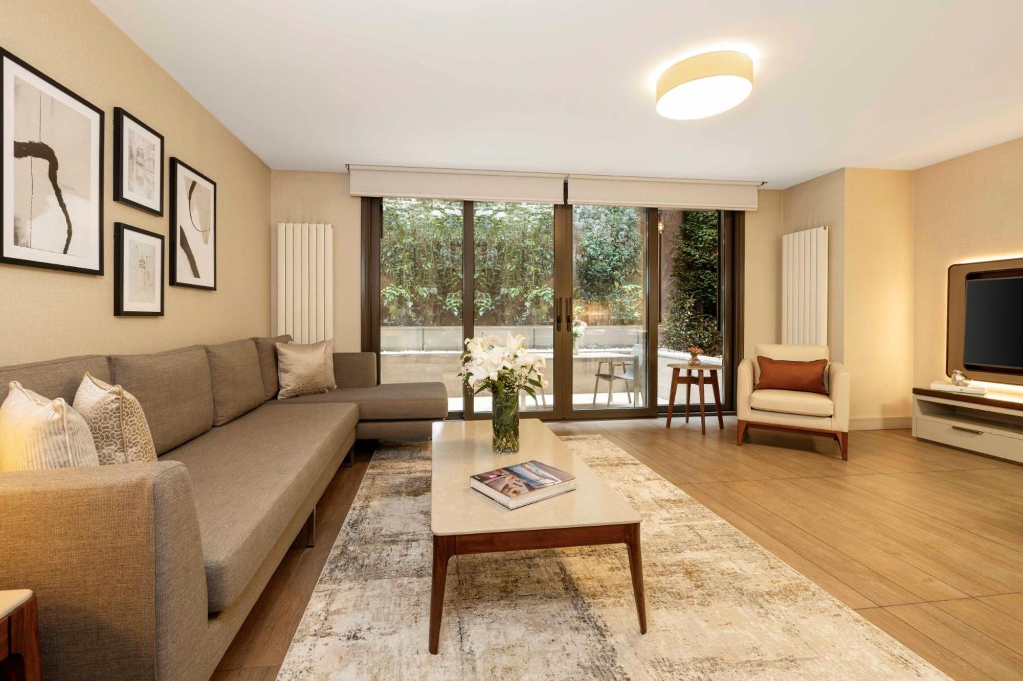 Tzl Suites Hotel Nisantasi İstanbul Dış mekan fotoğraf A staged living room